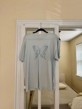 Aritzia Light Blue Butterfly Graphic Women’s T-Shirt